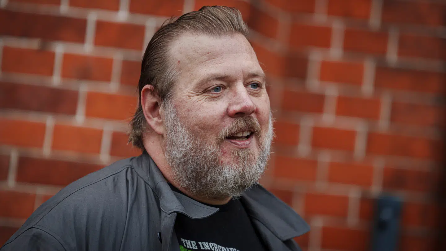 Nicolas Bro er stadig ramt af farens død