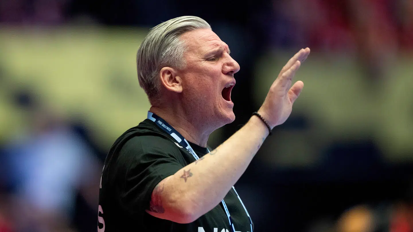 Nikolaj Jacobsens familie kommer til kampene.