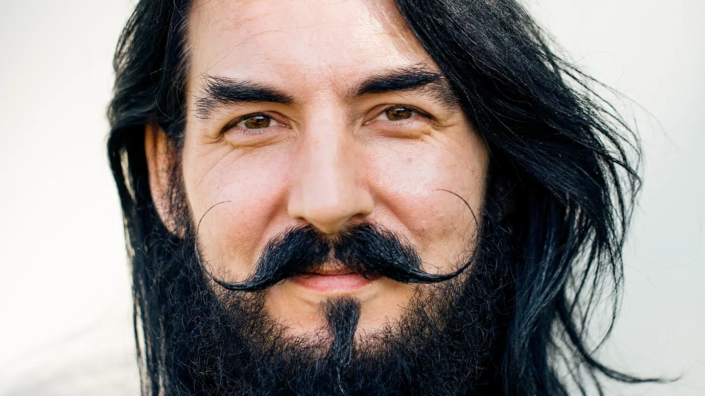 Mikkel Lomborg er mest af alt kendt for sin rolle som Hr. Skæg på DR.