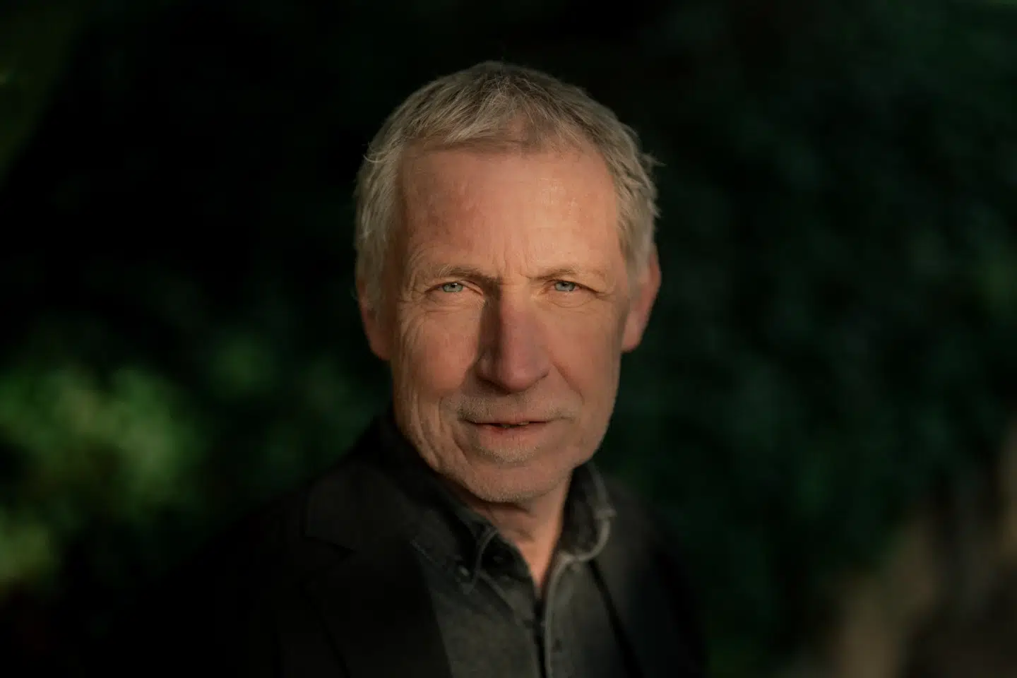 Ulve er mange steder i Jylland en trussel mod folks levebrød og sikkerhed. I Kim Hundevadts nye roman rykker ulvedramaet til københavnsområdet.