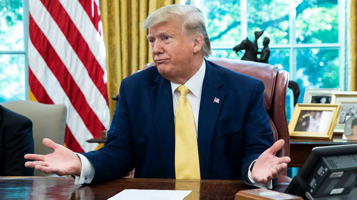 Trump truer NATO-lande med ekstra told, hvis han ikke får sin vilje om Grønland. EU siger, at de vil svare igen med told på USA. Men vi skal ikke spille hans spil. Det mener B.T.s debatredaktør, Joachim B. Olsen.