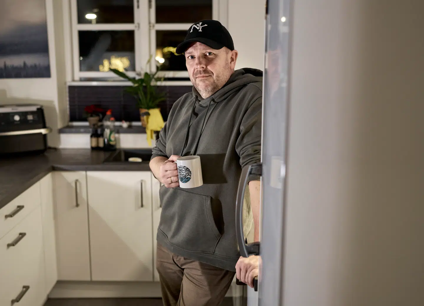 Folkeskolelærer Jesper Petersen giver en hård dom over skolens problemer: Børn har mistet evnen og lysten til at være fælles, mener han.