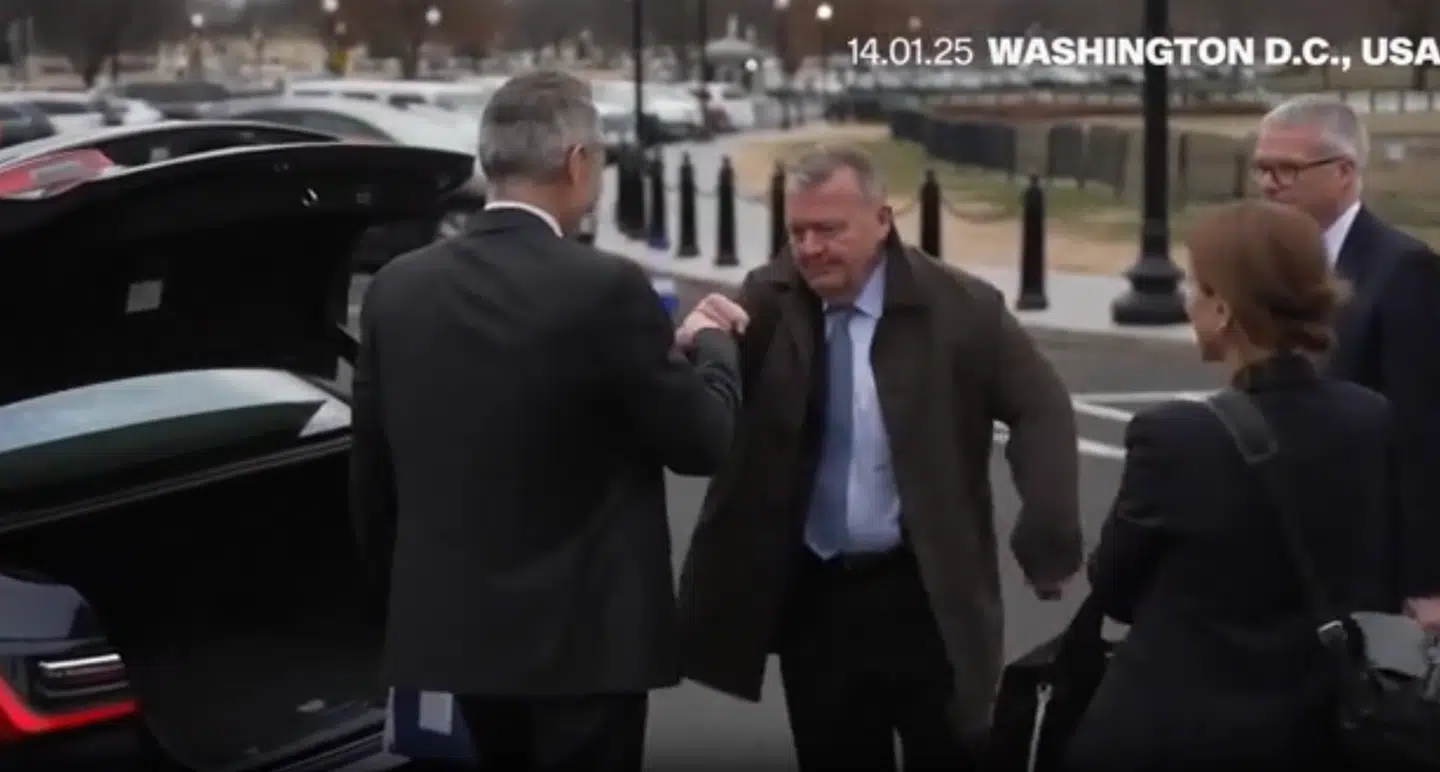 Lars Løkke sætter ord på den allerede ikoniske knytnæve.