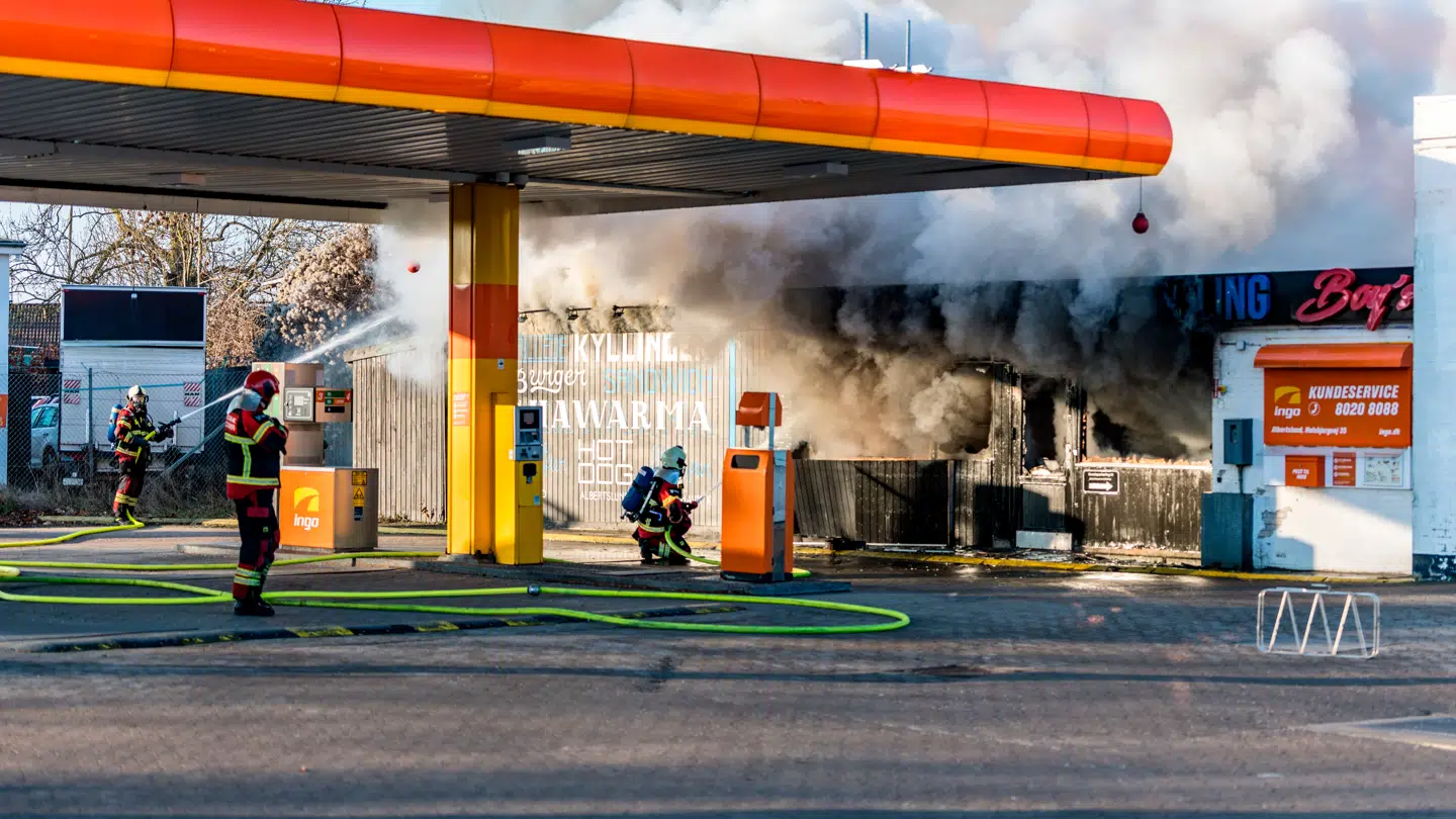 Boys Shawarma på Rosikildevej i Albertslund brænder tirsdag den 20. januar 2026.