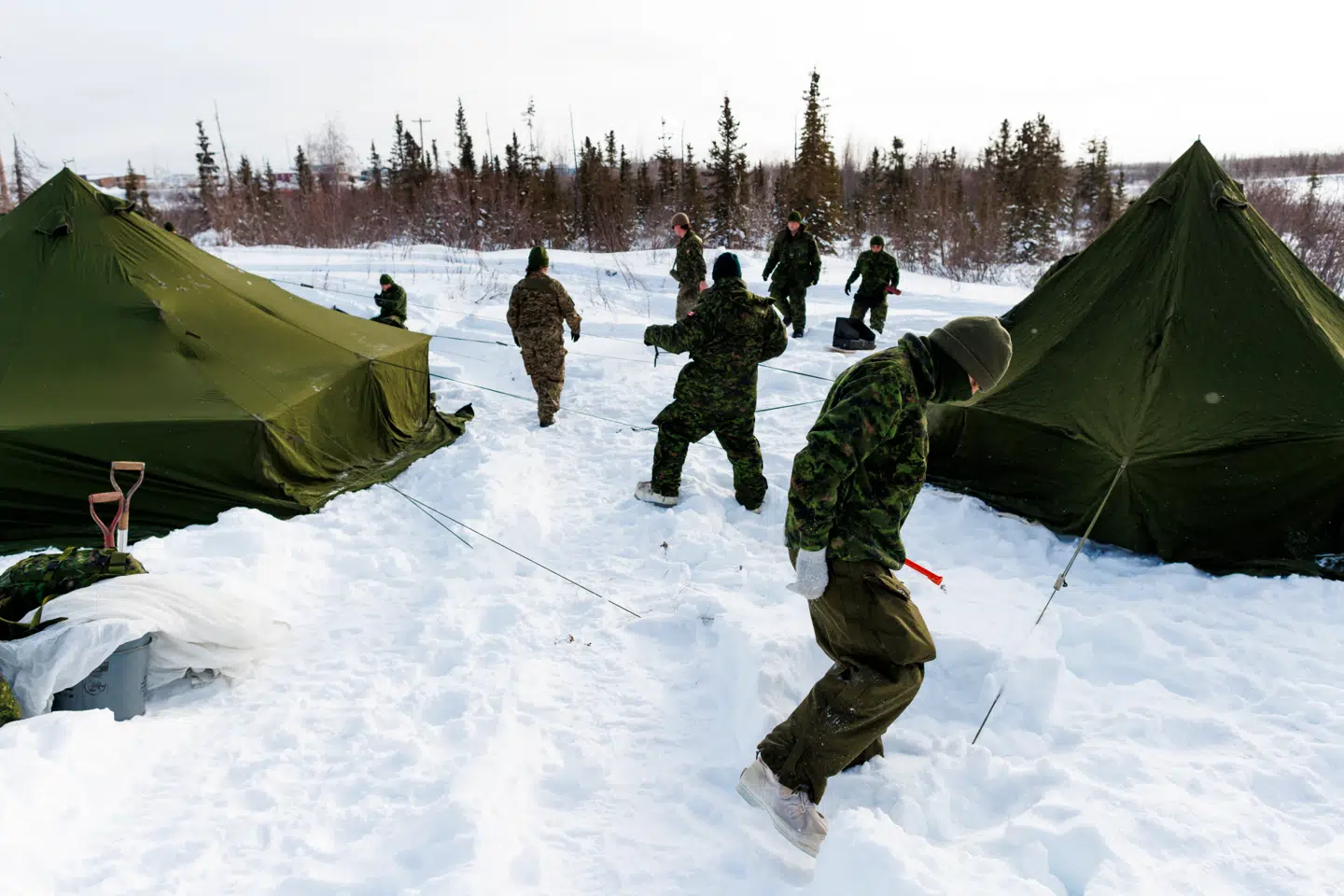 Canadiske soldater under en øvelse i det nordvestlige Canada.