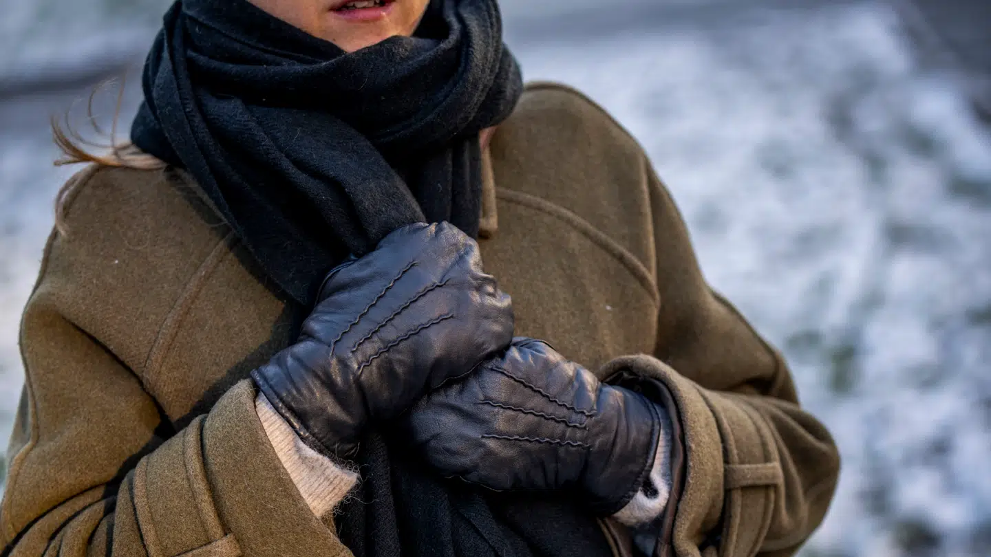 Det varme tøj må blive på lidt endnu.