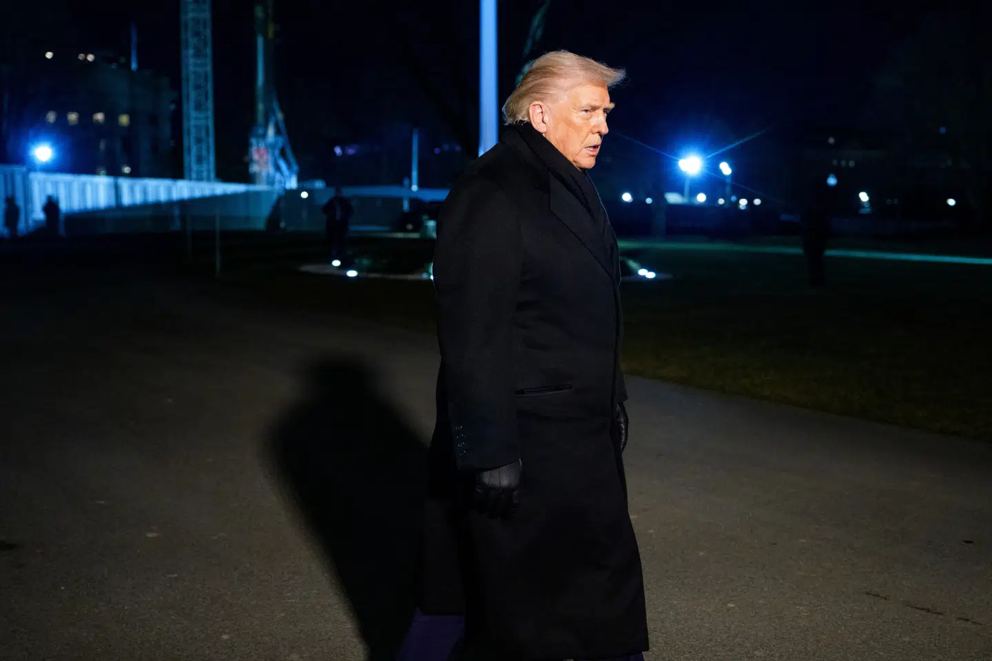 Den amerikanske præsident, Donald Trump, ses her ved Det Hvide Hus den 20. januar. Han er på vej til Schweiz, hvor han skal deltage i World Economic Forum og holde tale onsdag.