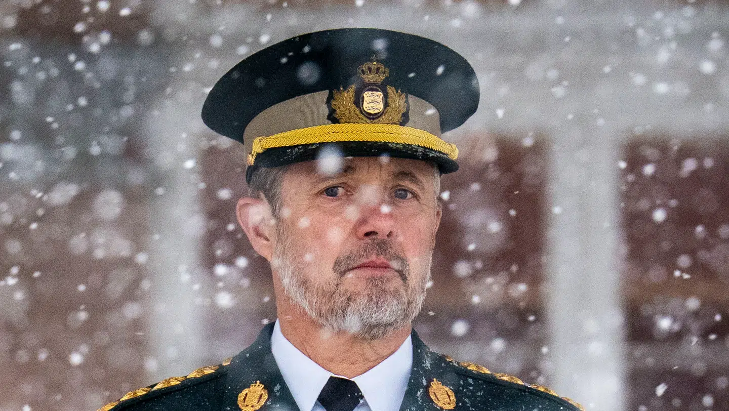 Flere mener, at Kongen skal drage til Grønland i den tilspidsede situation om Grønland.