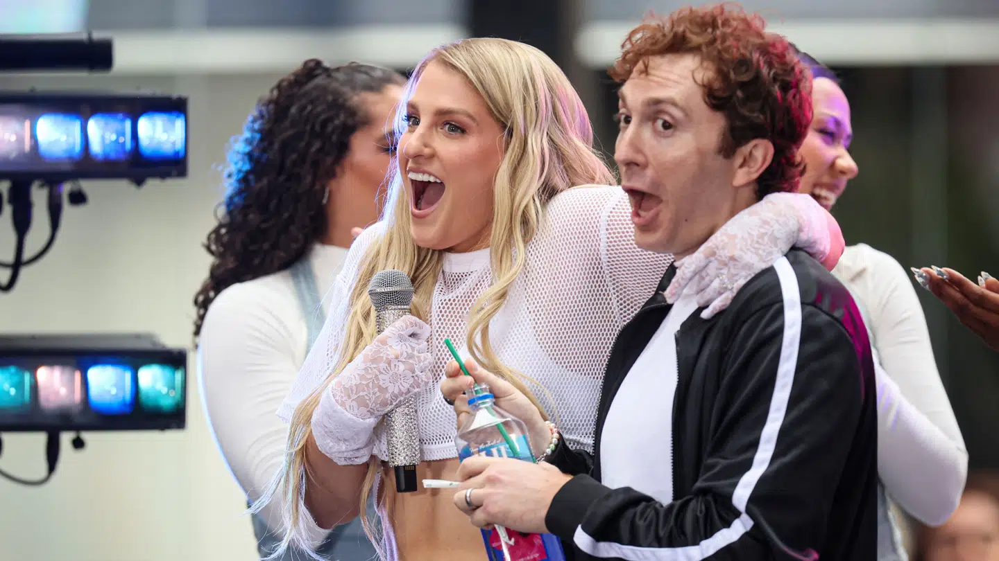 Det nye barn hedder Mikey Moon Trainor. Parrets to andre børn hedder Riley og Barry.