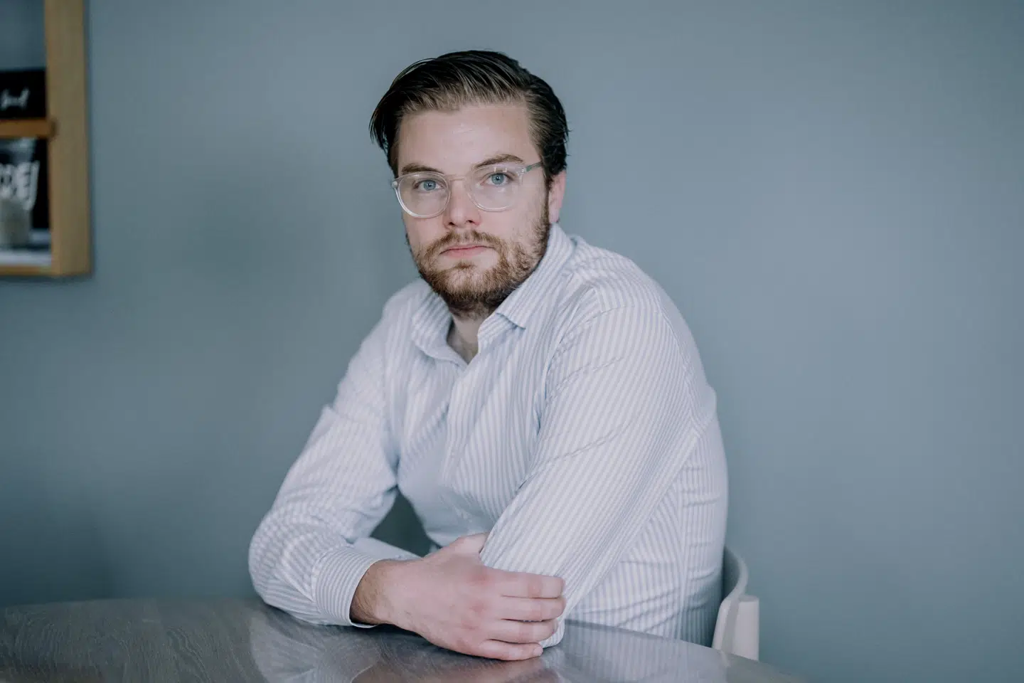 Finansanalytiker Andreas Steno fotograferet i sit hjem på Østerbro.