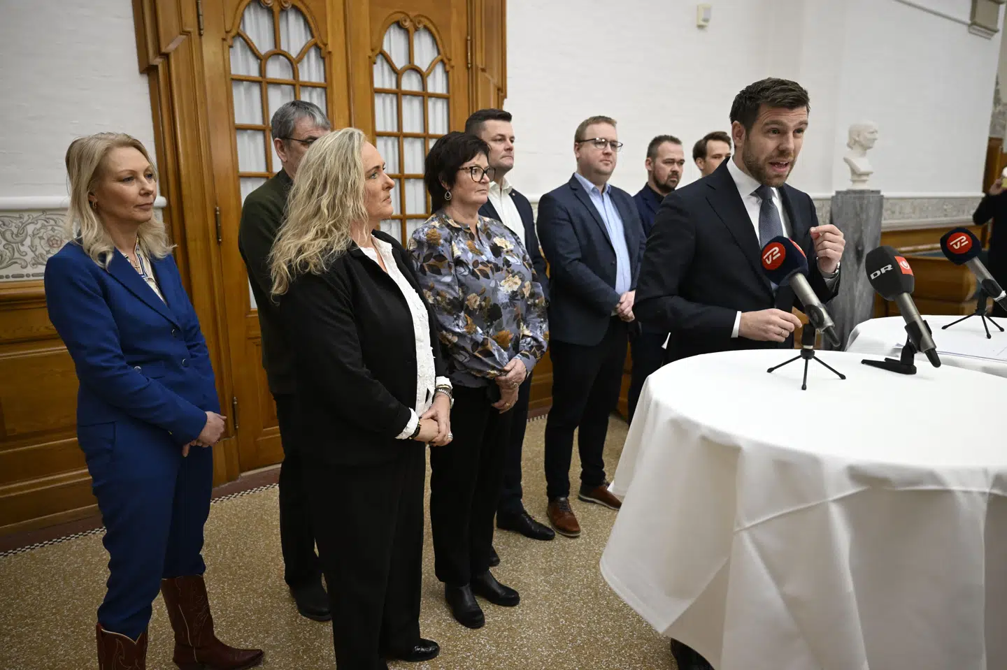 Minister for byer og landdistrikter Morten Dahlin (V) præsenterer en ny aftale om korttidsudlejning på et pressemøde på Christiansborg.