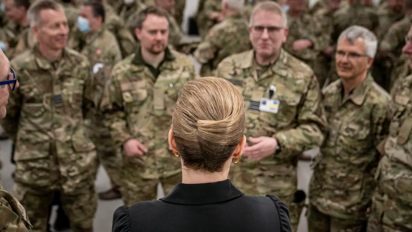 (Arkivfoto) Statsminister Mette Frederiksen under besøg hos danske soldater på Adazi militærbasen i Letland.