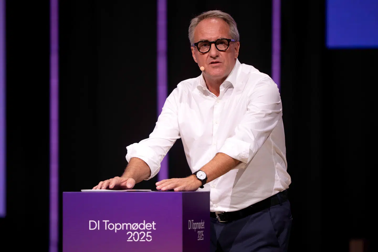 Over for Berlingske ville DI-topchef Lars Sandahl Sørensen onsdag »gerne slå helt fast, at jeg ikke har en master, som det ellers fejlagtigt fremgår nogle steder. Det skal der selvfølgelig ikke stå, for jeg har intet behov for at pynte mig med lånte fjer«.