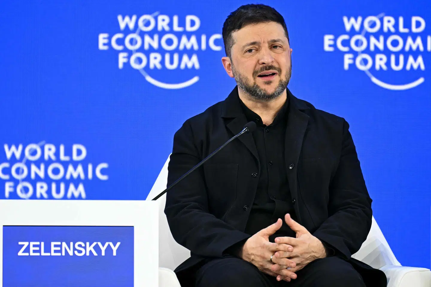 Ukraines præsident, Volodymyr Zelenskyj, har holdt tale i Davos. Herefter fortalte han, at repræsentanter fra Ukraine, USA og Rusland skal mødes de næste to dage i De Forenede Arabiske Emirater.