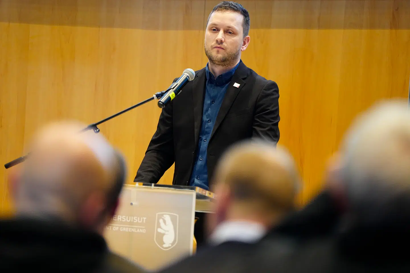 Formand for det grønlandske selvstyre Jens-Frederik Nielsen holdt pressemøde for verdenspressen.