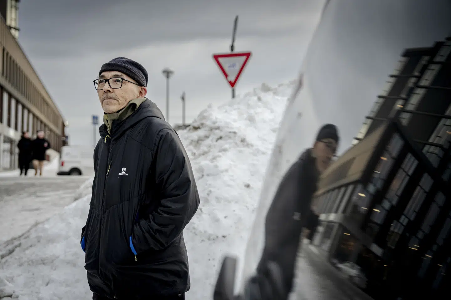 Pensionist og tidligere overlærer Jan Rehtmar-Petersen på 63 år i Nuuk siger, at grønlændere har holdt ud i et år.