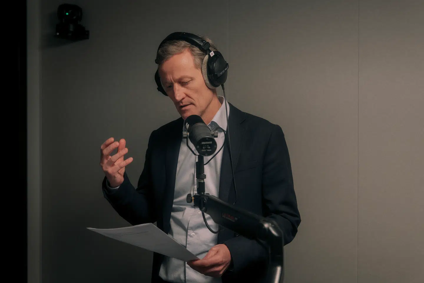 Pierre Collignon, chefredaktør på Berlingske, fotograferet i Berlingskes lydstudie.