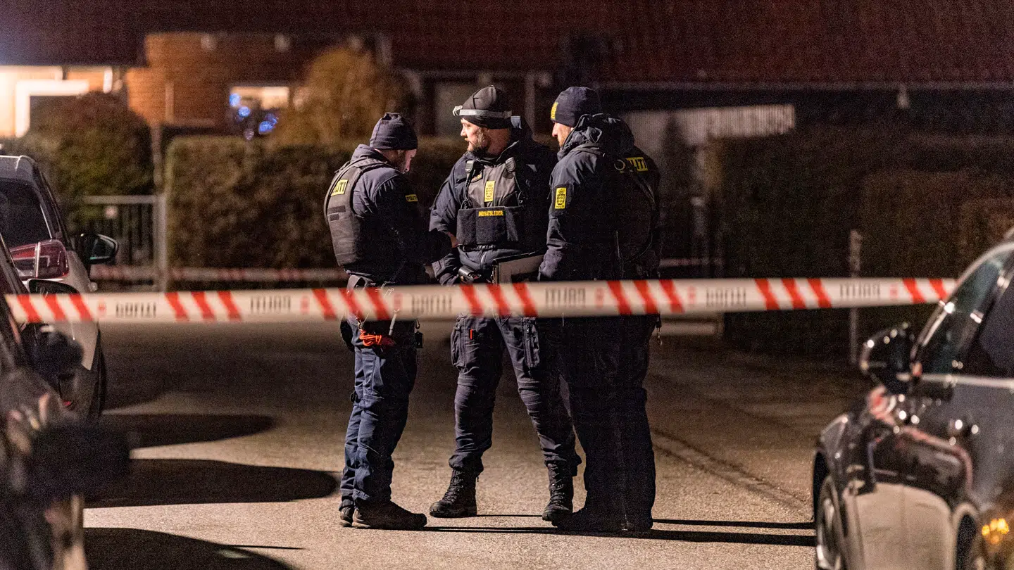 Politiet har afspærret et område på Knudsbølvej i Rødovre fredag den 23. januar 2026