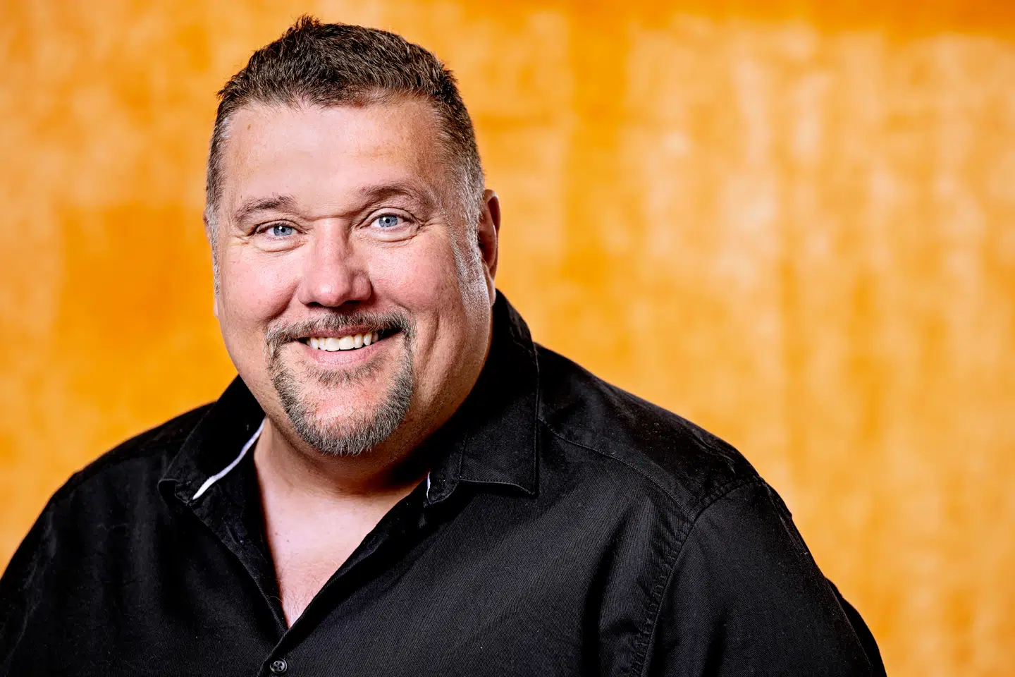 Amin Jensen er 56 år og har tre døtre fra et tidligere forhold.