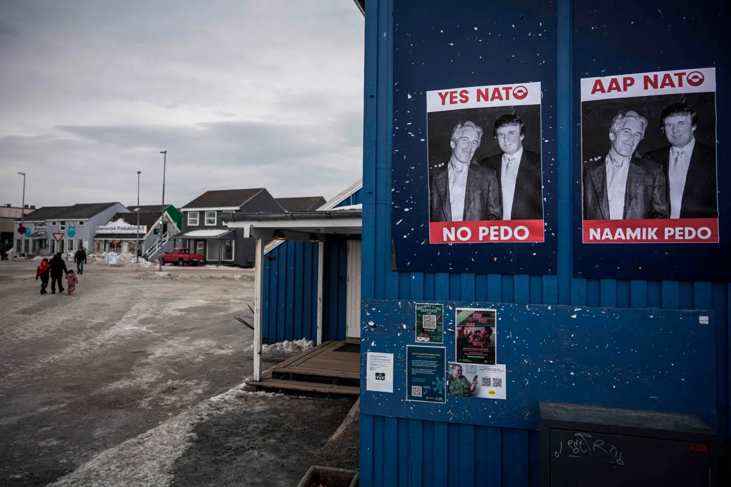 Der er stadig ingen, der har taget ansvaret for plakaterne.