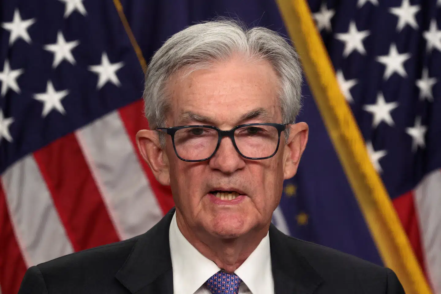 Centralbankchefen, Jerome Powell, er en af de modigste mennesker i Washington. Han er en af de få, der ikke giver Trump det, som han peger på. Den officielle rente blev ikke sat ned i januar.