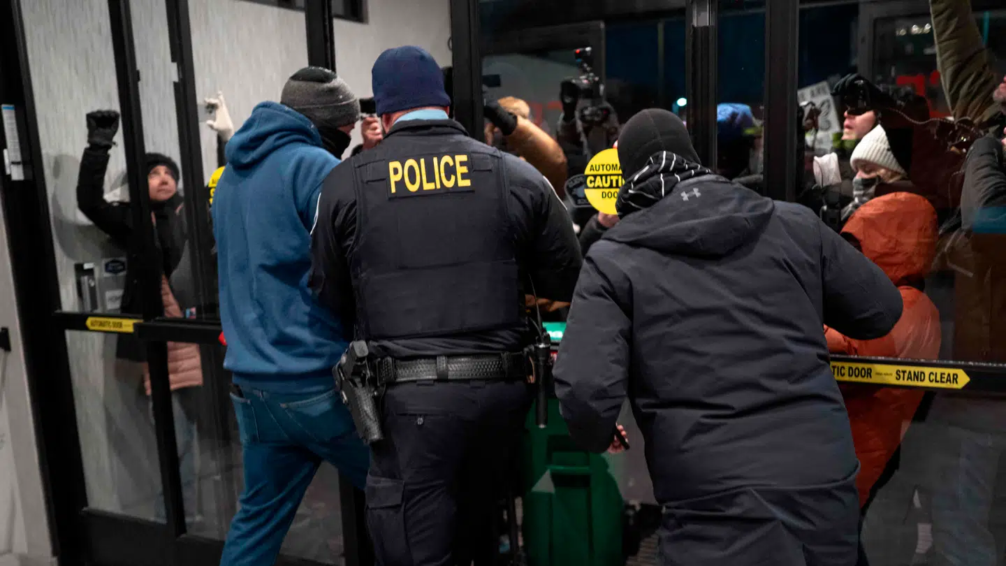 Der er voldsomme uroligheder i Minneapolis efter ICE-drabene på to borgere.