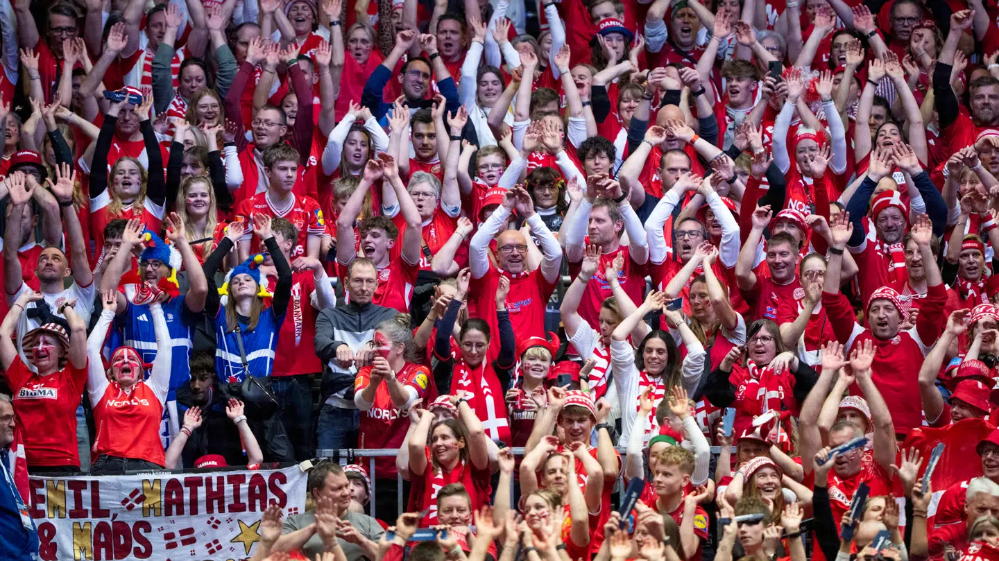 Danmark møder Tyskland mandag aften.