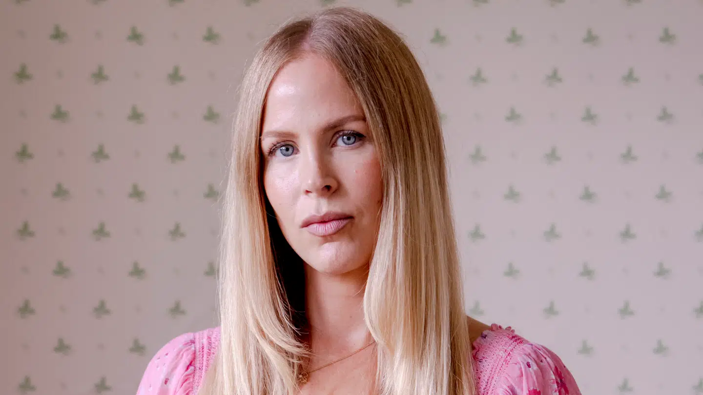 'Budskabet fra feministerne er, at man for alt i verden ikke må være afhængig. Men afhængighed er en del af alle meningsfulde parhold. Måske ikke økonomisk men så følelsesmæssig,' siger Eva Selsing, der harcelerer mod ideen om en 'fuck-you-fond.'