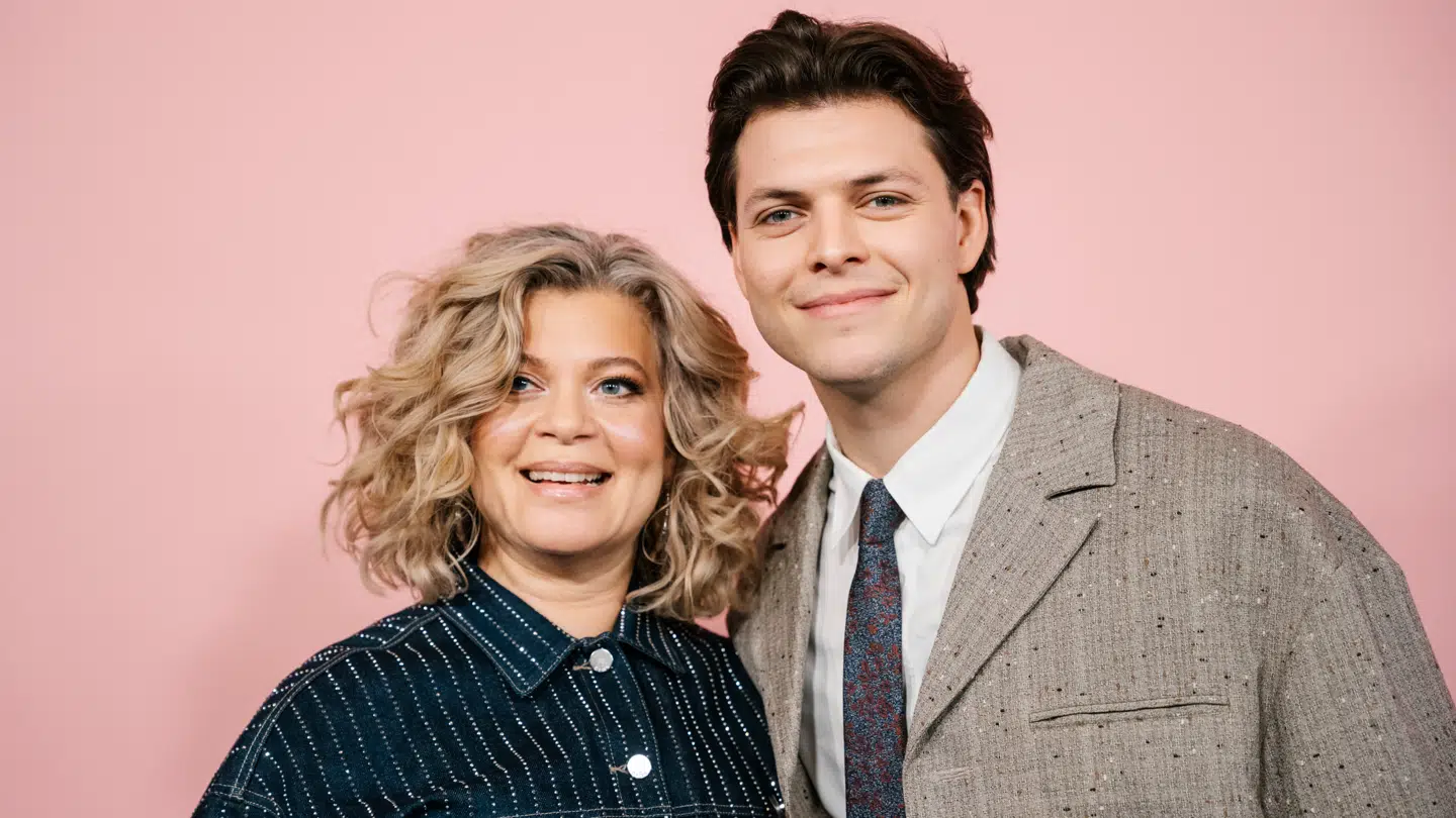 Sara Bro og Alex Høgh Andersen er værter for 'Dansk Melodi Grand Prix' 2026.