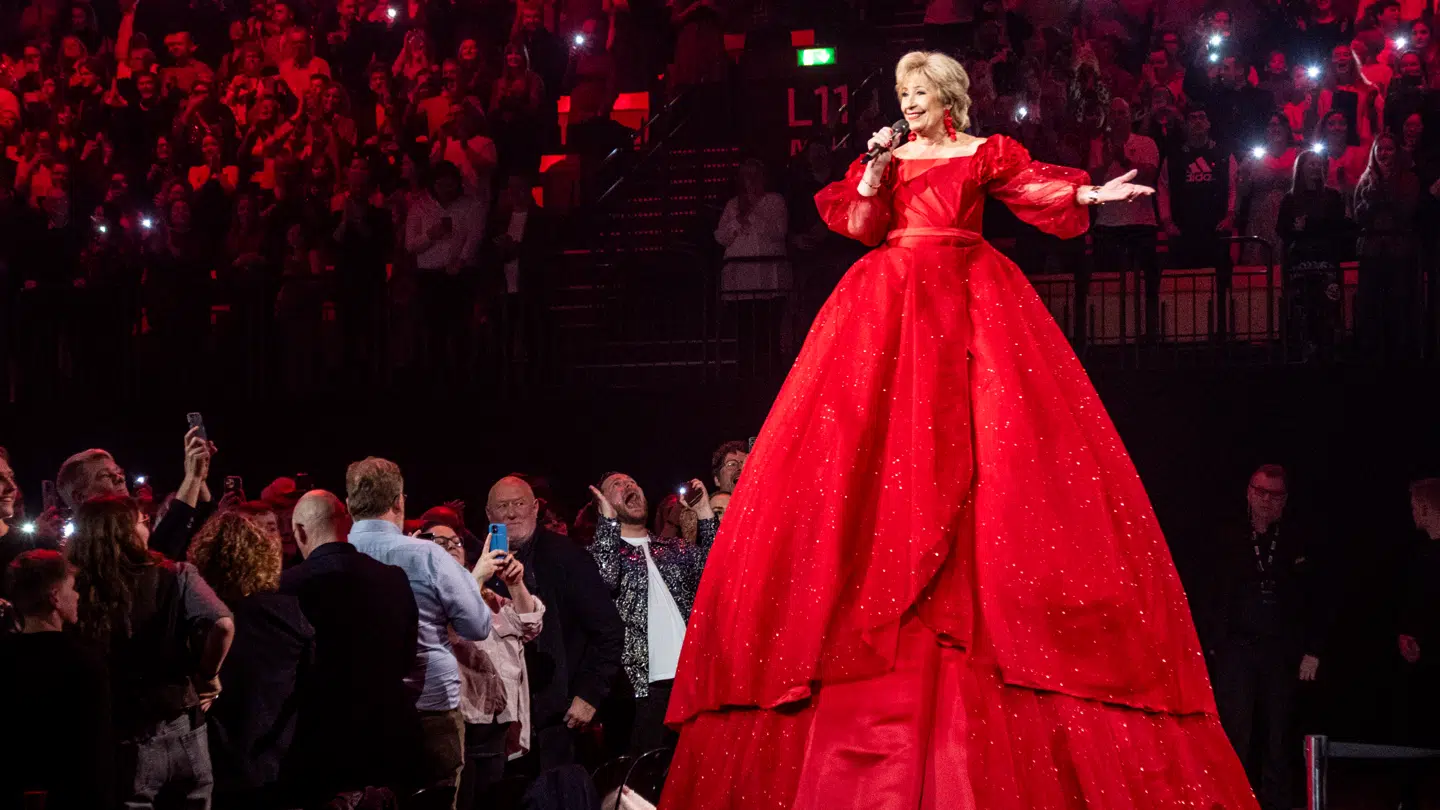 Birthe Kjærs 'episke' optræden under 'Dansk Melodi Grand Prix' i 2025.