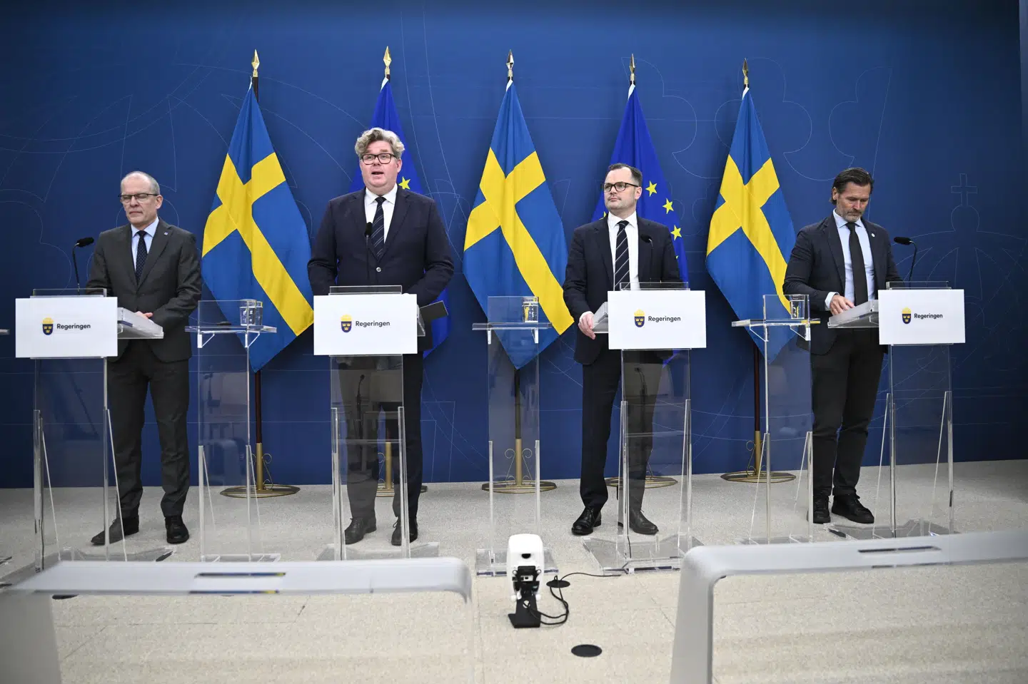 Justitsminister Gunnar Strömmer (M) fortalte mandag på et pressemøde om regeringens plan om at sænke den kriminelle lavalder for alvorlige forbrydelser.