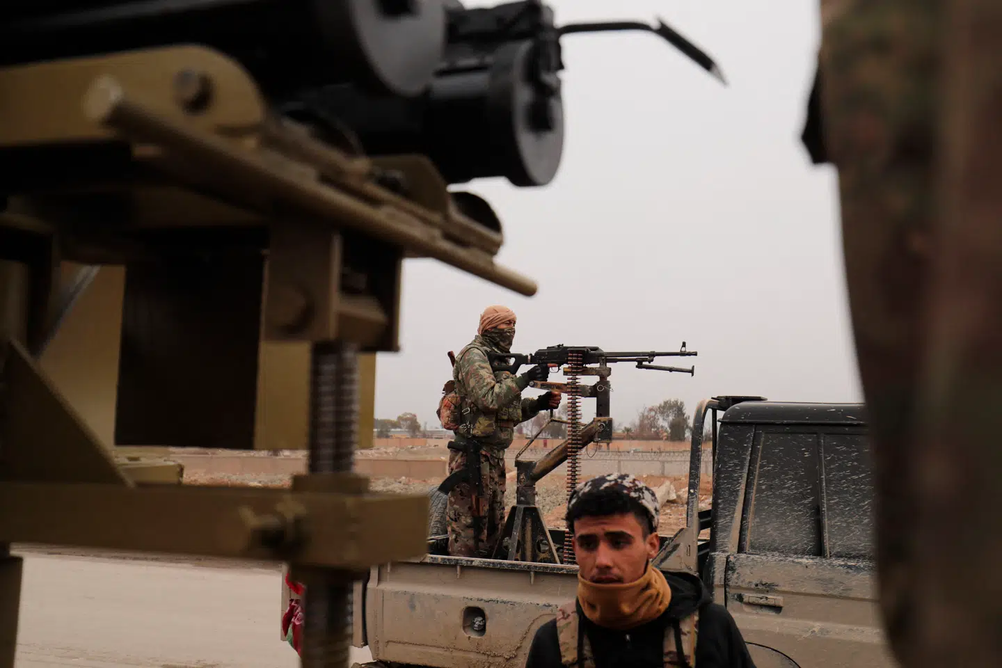 I mere end et årti har de kurdiske styrker kæmpet på USAs og Vestens side mod Islamisk Stat i det nordøstlige Syrien. Nu er de drevet på flugt. Med Washingtons velsignelse.