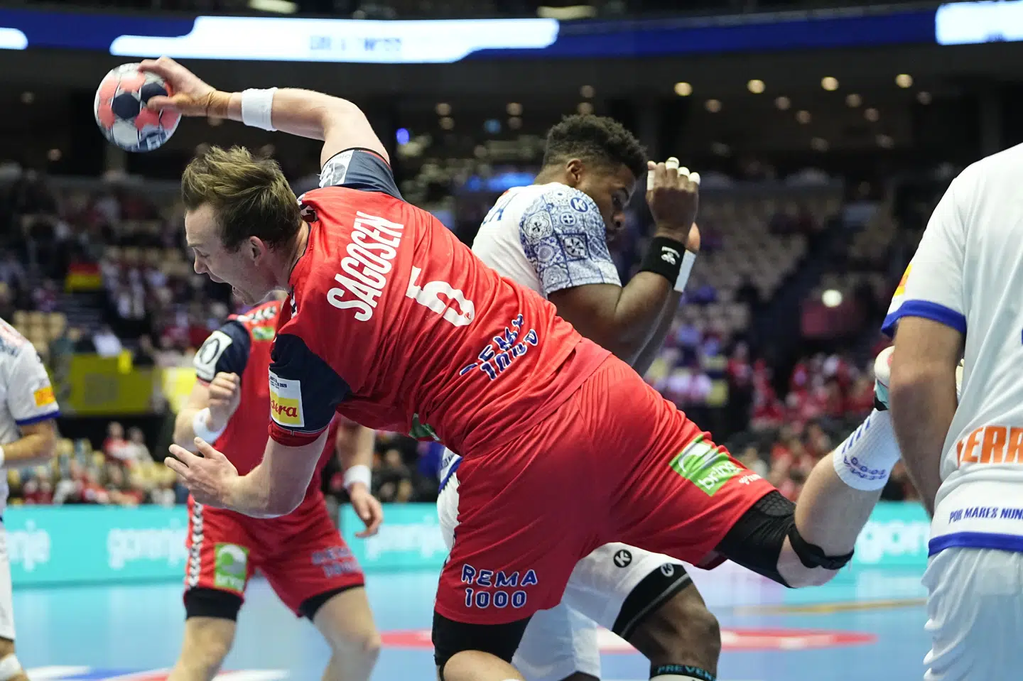 Den norske bagspiller Sander Sagosen kom ind og tog stort ansvar i slutfasen mod Portugal, men det var ikke nok til sejr.