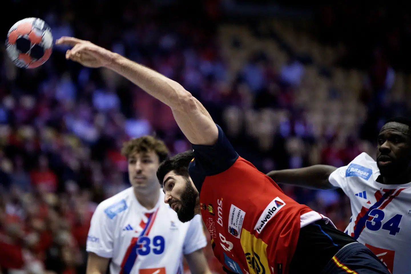 Imanol Garciandia og resten af de spanske håndboldherrer vandt mandag over Frankrig.