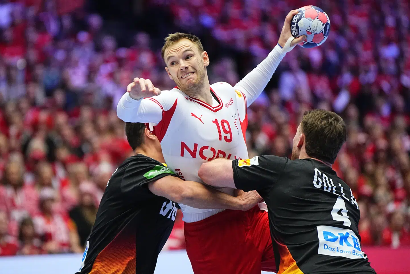 Mathias Gidsel og resten af de danske håndboldherrer vandt mandag aften over Tyskland og er nu klar til semifinalen ved EM.