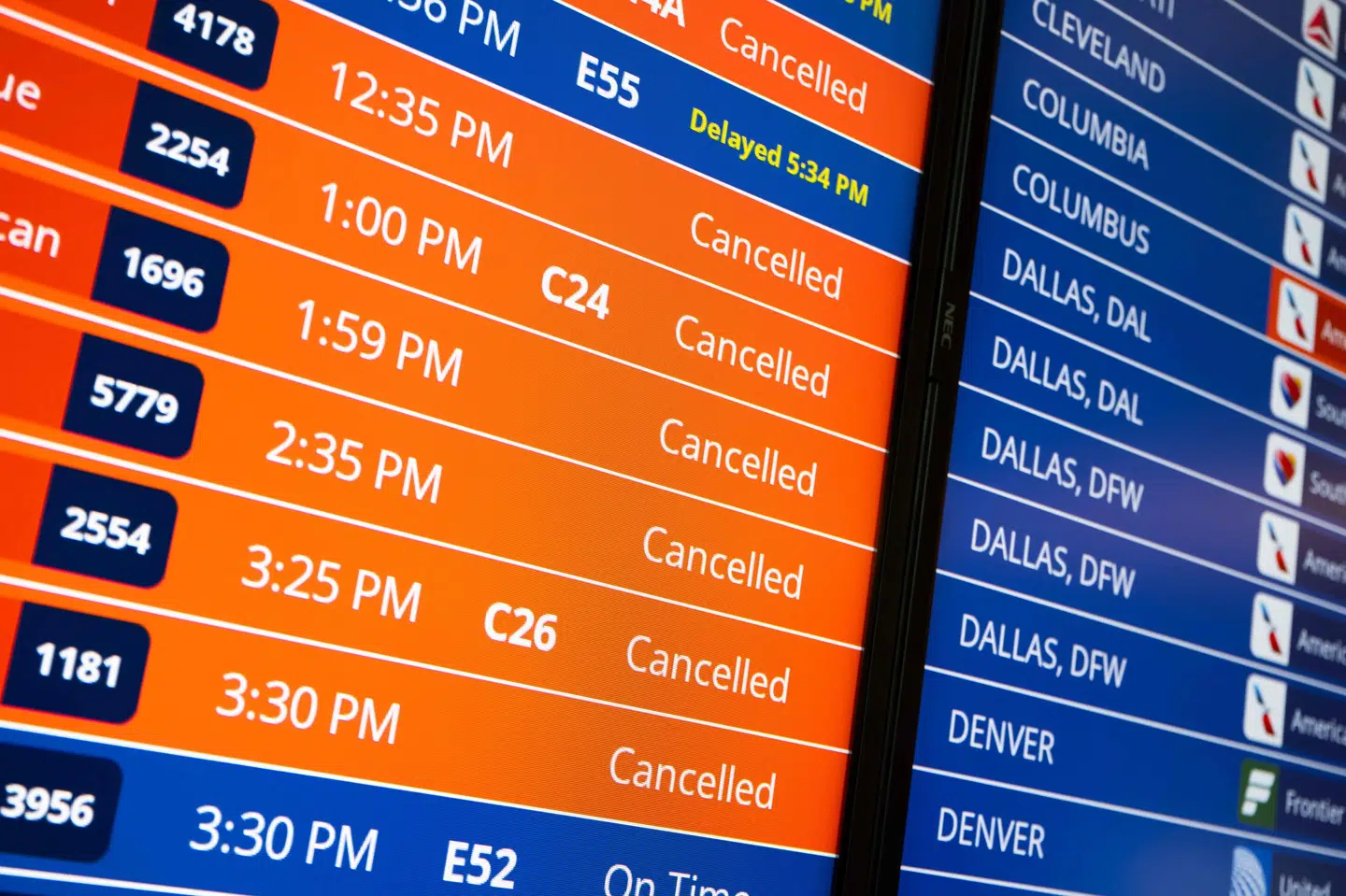 Tusindvis af flyafgange er de seneste døgn blevet aflyst i USA på grund af sne og kulde. (Arkivfoto).