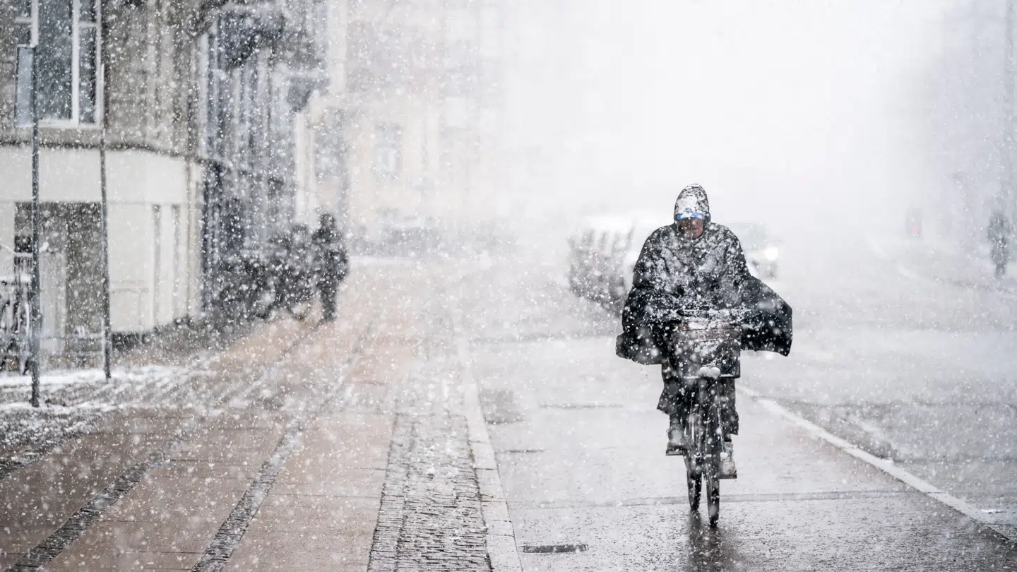 Snevejret kan gøre det utrygt at cykle.