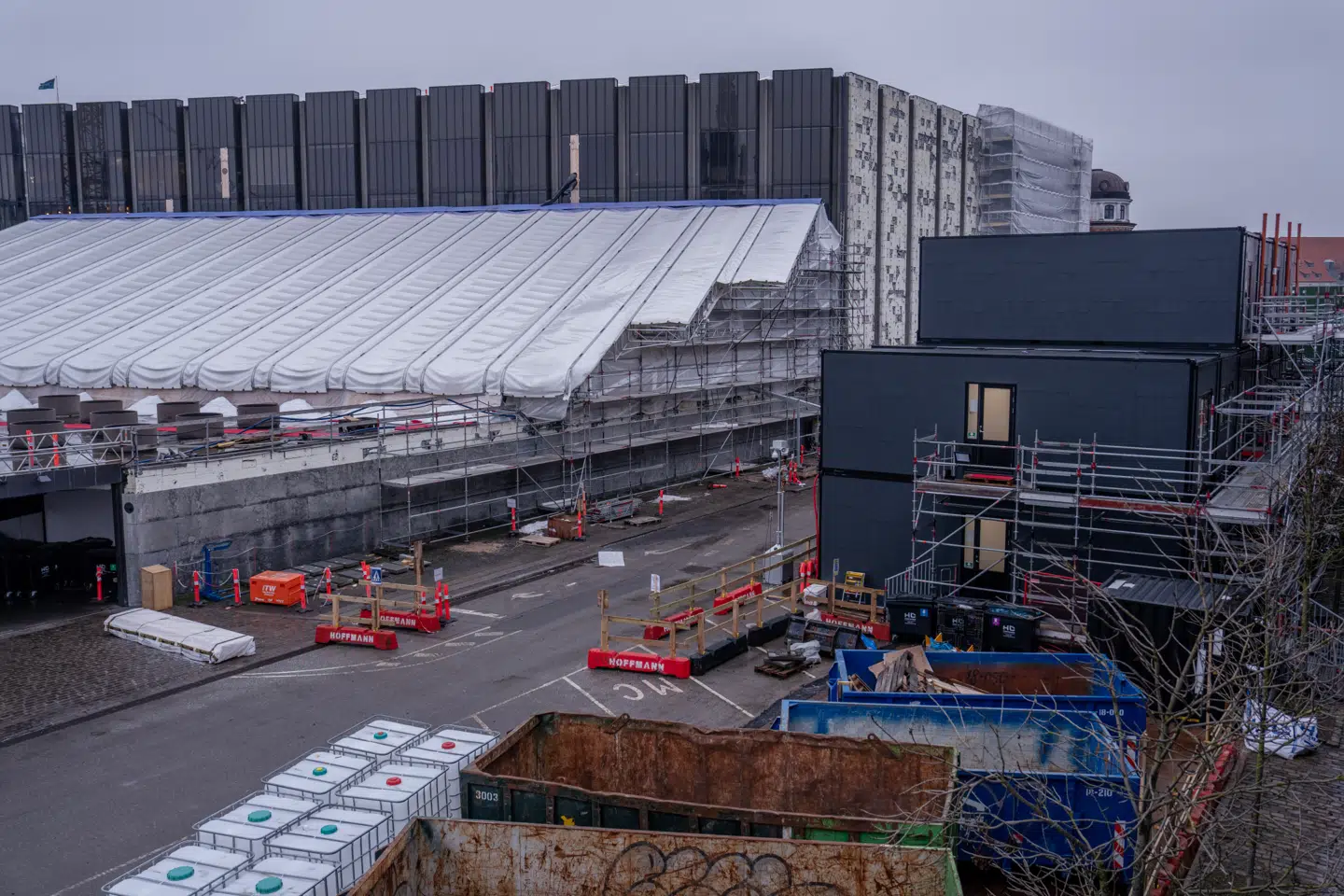 Carsten Laursen er ikke tilfreds med prisen af renoveringen af Nationalbanken. Foto: Linda Kastrup