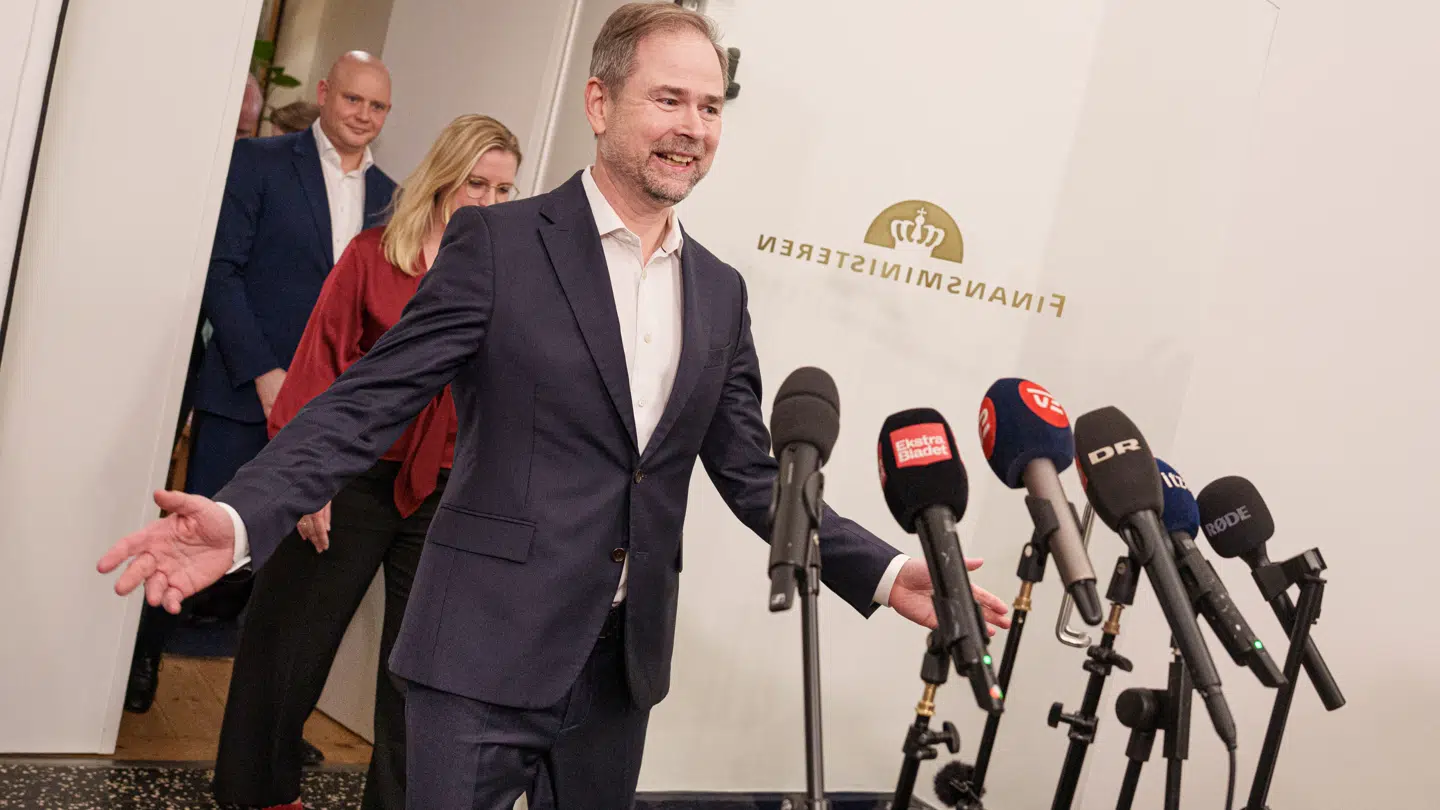 Natascha Helena Mikkelsen og hendes mand kan trods en million-indtægt glæde sig over den fødevarecheck, finansminister Nicolai Wammen (S) tirsdag formiddag præsenterede.