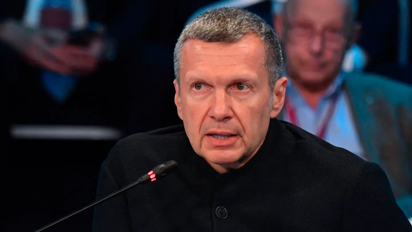 TV-vært Vladimir Solovyov er kendt som Putins marionetdukke.