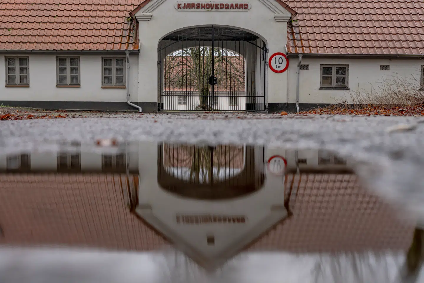 Udrejsecenter Kærshovedgård ved Bording i Jylland. På udrejsecentret befinder sig flere kriminelle udlændinge, der afventer at blive hjemsendt.