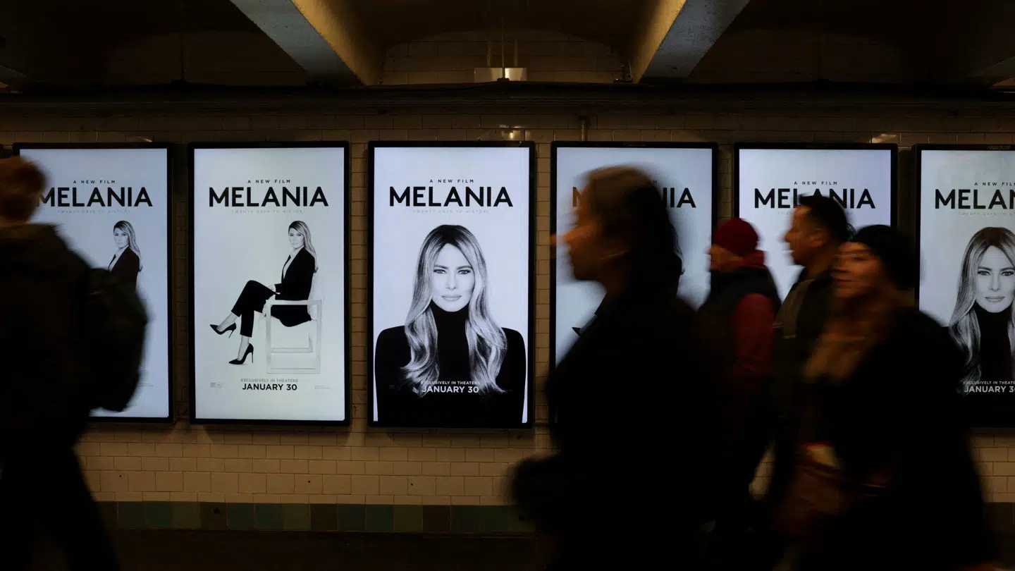 Der bliver reklameret massivt for 'Melania', men det ser ikke ud til helt at virke efter hensigten. I hvert fald går det trægt med billetsalget.