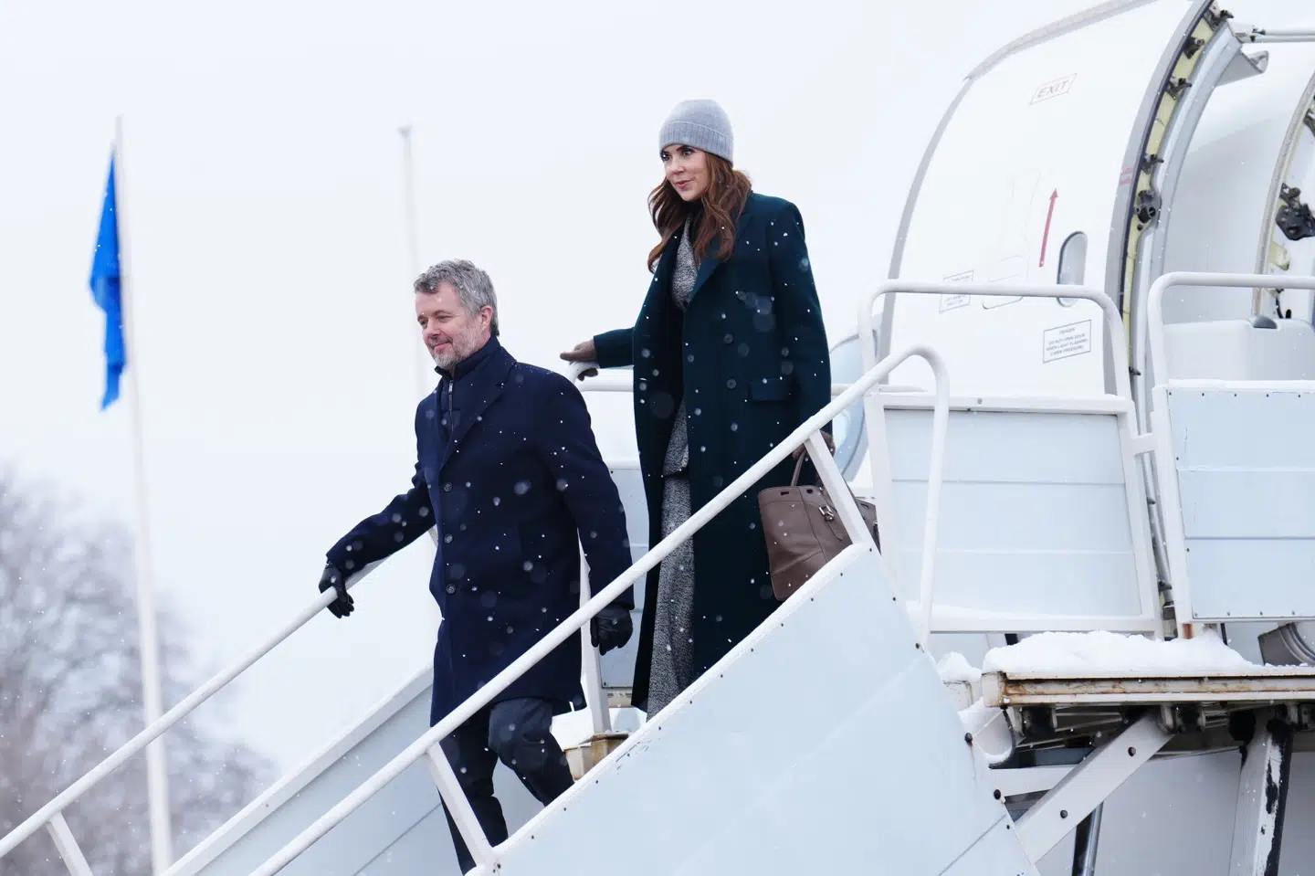 Kongeparret landede onsdag middag i lufthavnen i Vilnius og indledte statsbesøg i Litauen.