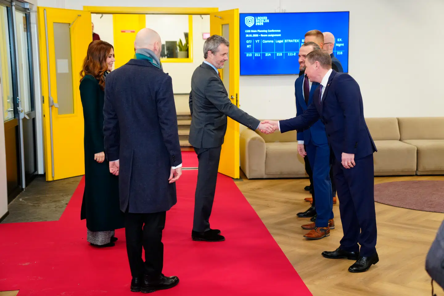 Majoren (bagest) var med til at byde kong Frederik og dronning Mary velkommen til nationale estiske cyberrange, CR14, i Tallinn, Estland, onsdag den 28. januar 2026.