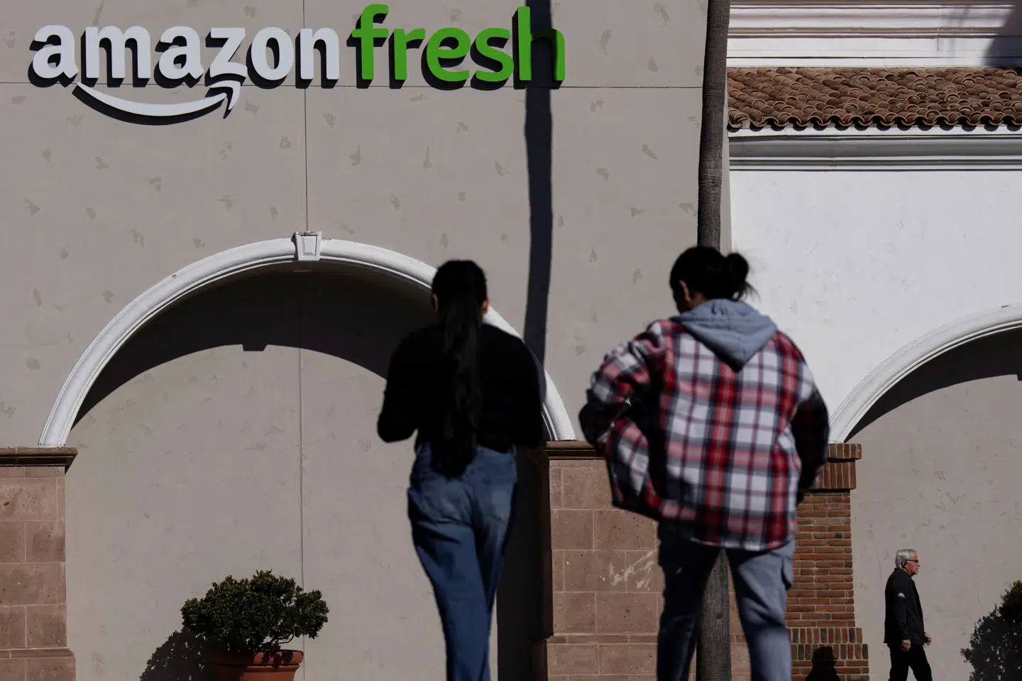 Amazon lukker sine fysiske dagligvarebutikker, som går under navnet "Fresh". (Arkivfoto).