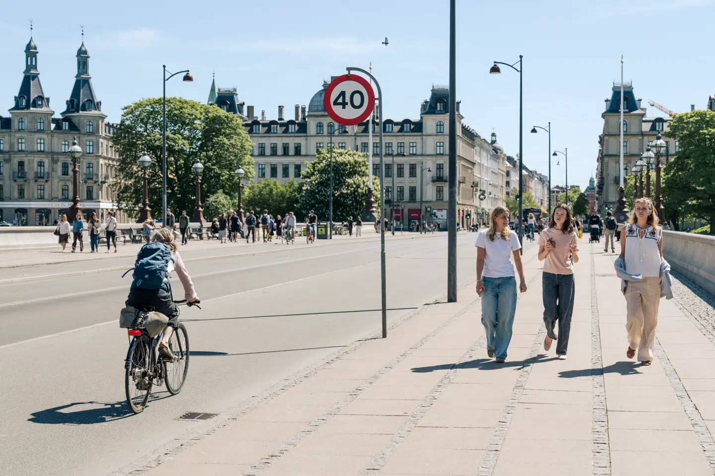 Når du deltager i dagens quiz, er du samtidig med i lodtrækningen om en præmie.