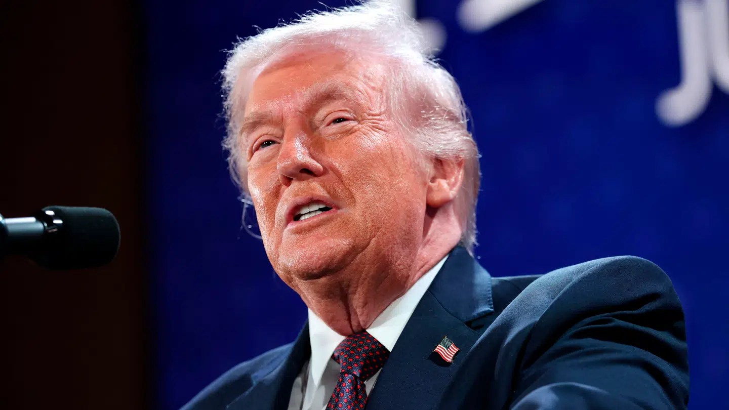 USAs præsident, Donald Trump, anklager politikeren for at være en svindler.