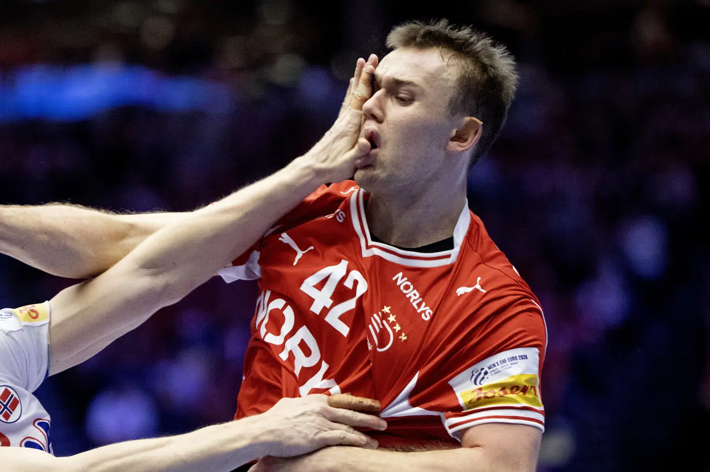 Thomas Arnoldsen sparede ikke sig selv, da han gjorde comeback på det danske landshold onsdag.