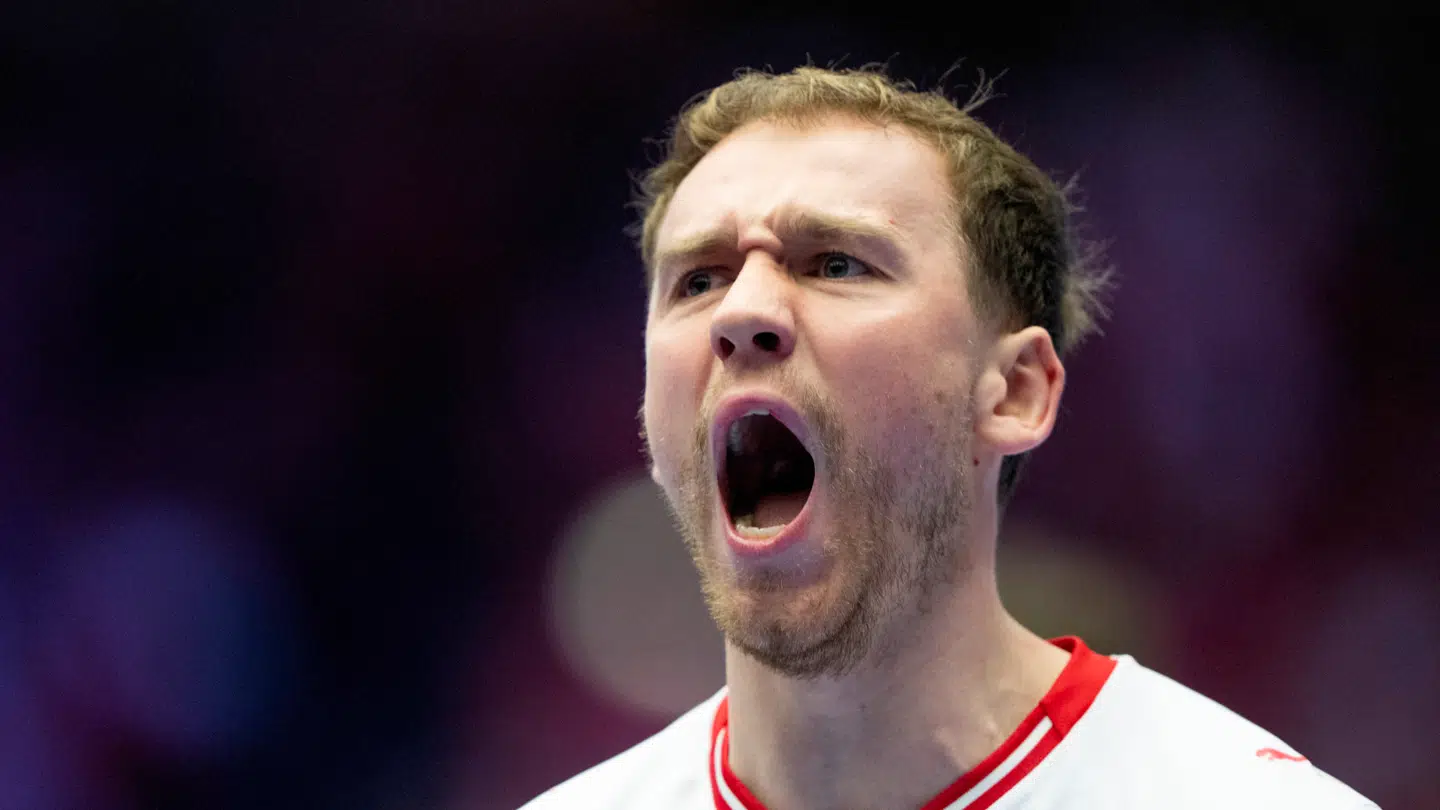 Simon Pytlick under EM.