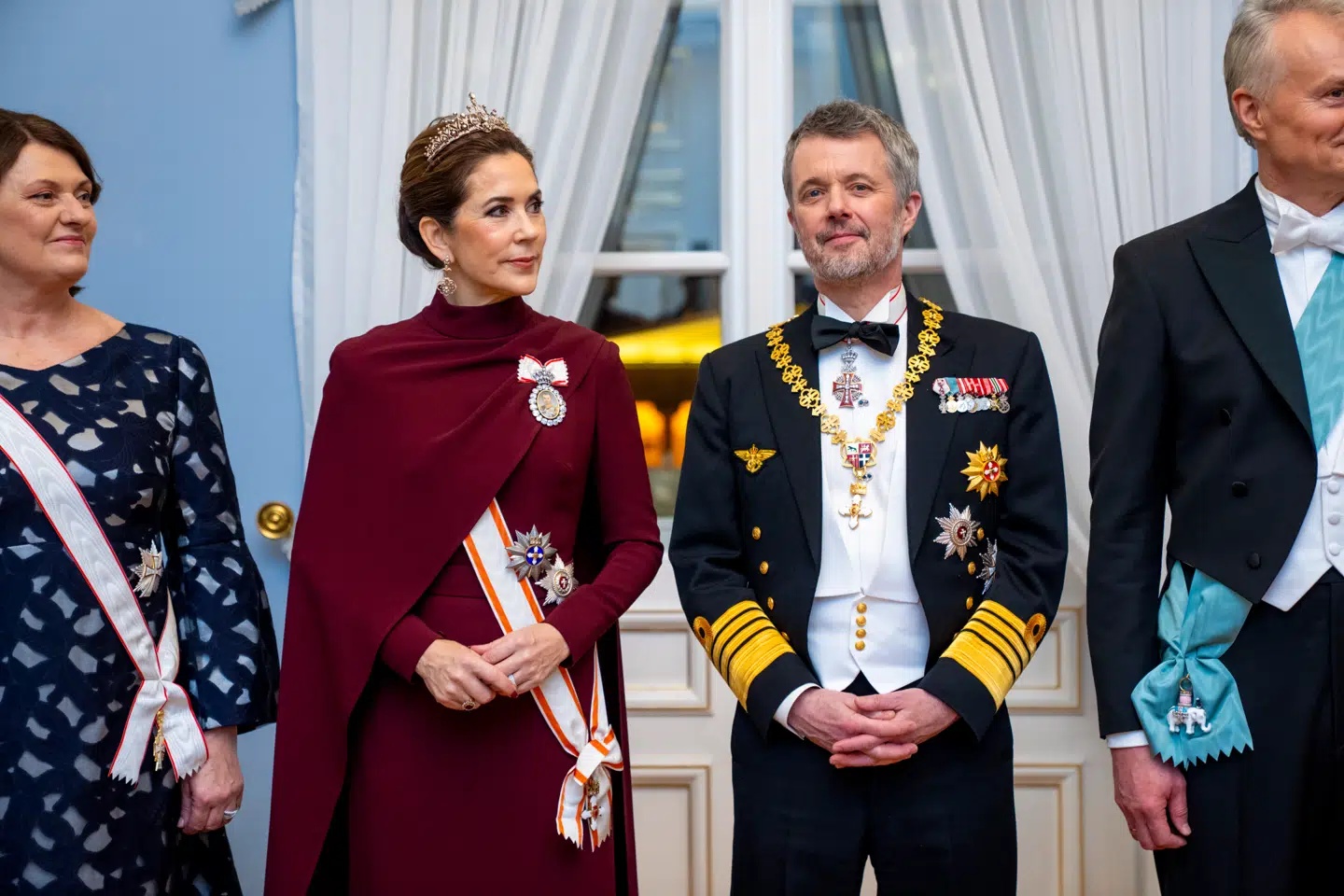 Kong Frederik, dronning Mary, Litauens præsident, Gitanas Nauseda, og præsidentfrue Diana Nausediene ved en statsbanket på Præsidentpaladset onsdag aften.
